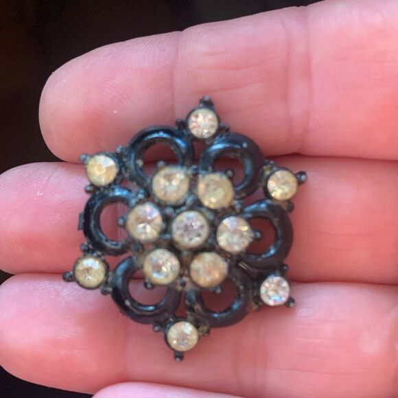 Vintage Black Rhinestone Brooch Pin - Picture 1 of 3